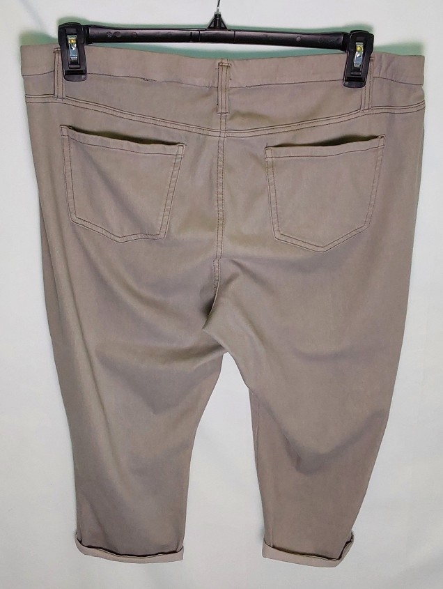 Terra & Sky Light Gray Cropped Jeans — image 4 of 5